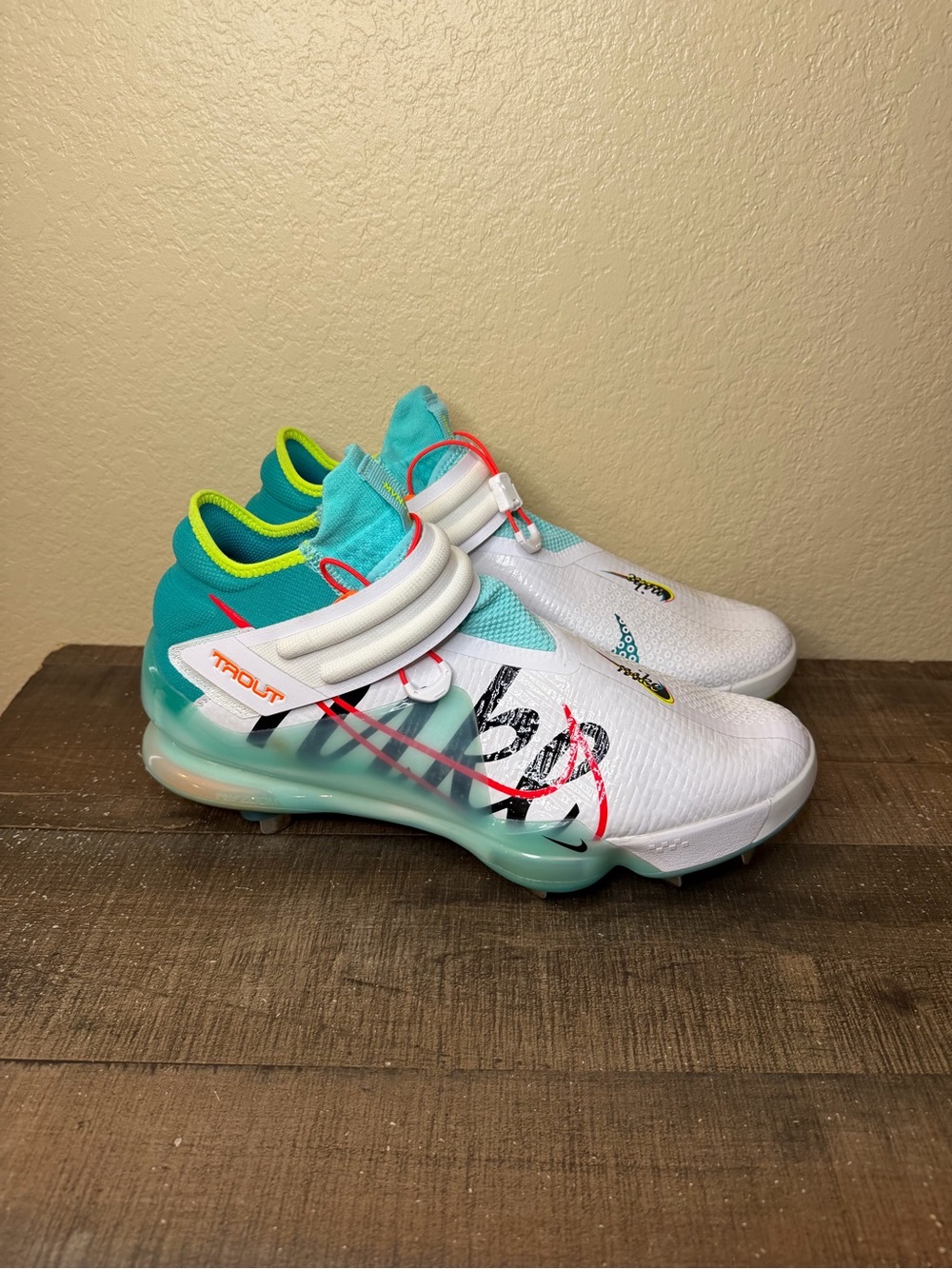Nike Force Zoom Trout 7 “White Aurora Green”
- Size 12 Men.